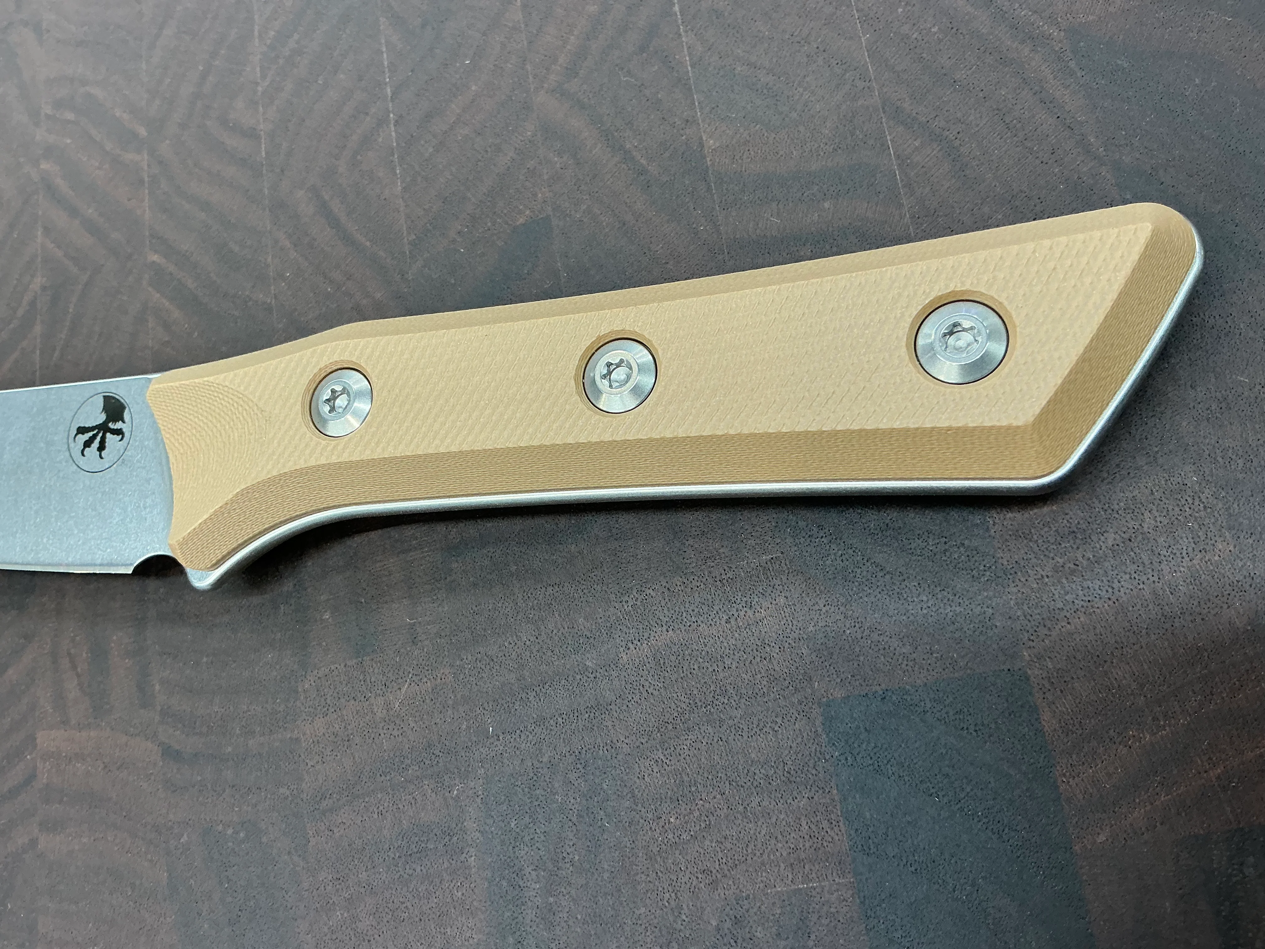 Microtech Boning M390 Tan G-10 - 3100-10CE - Image 4