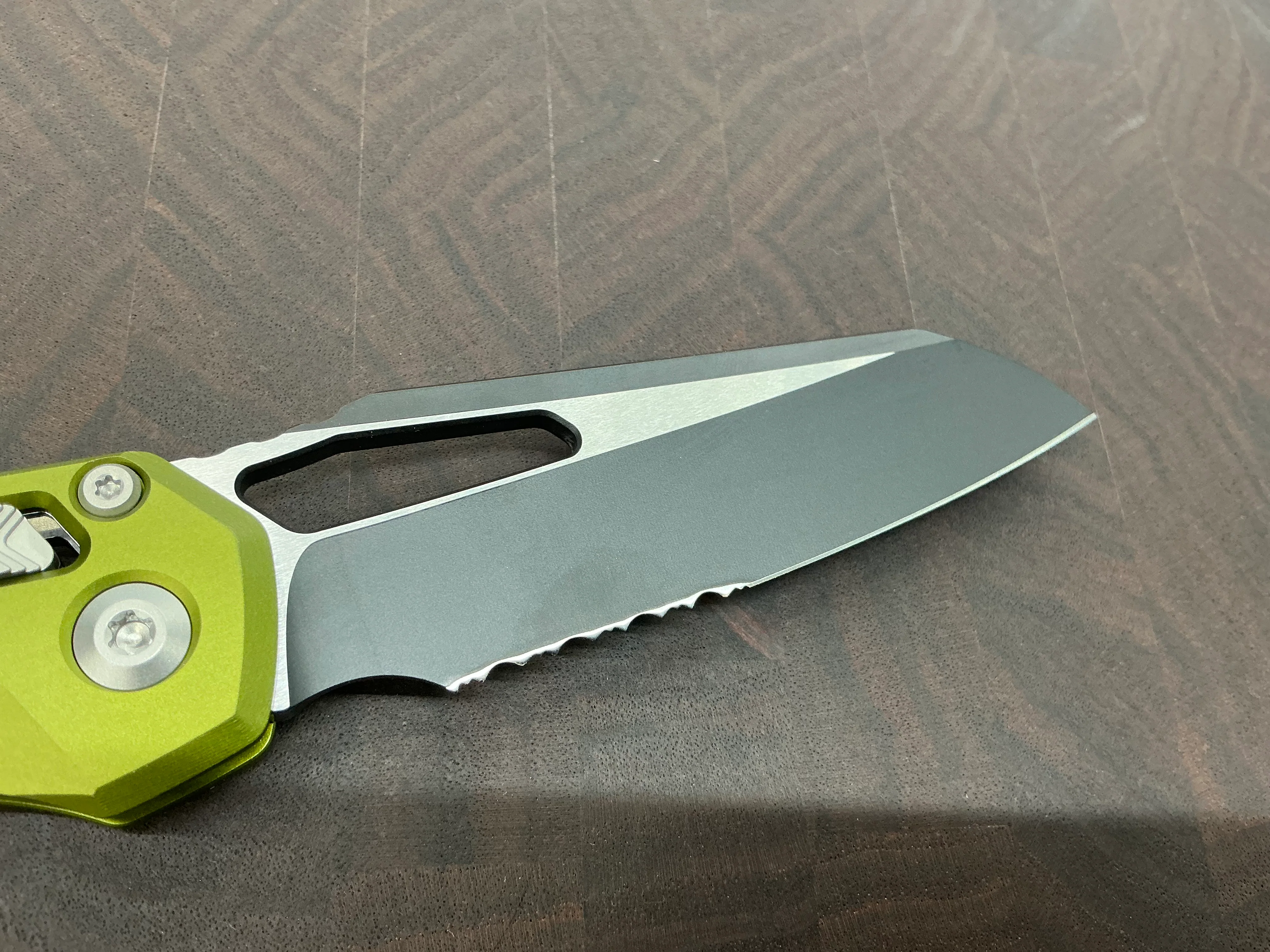 Microtech MSI Partial Serrated M390 Green Frag Aluminum - Image 6